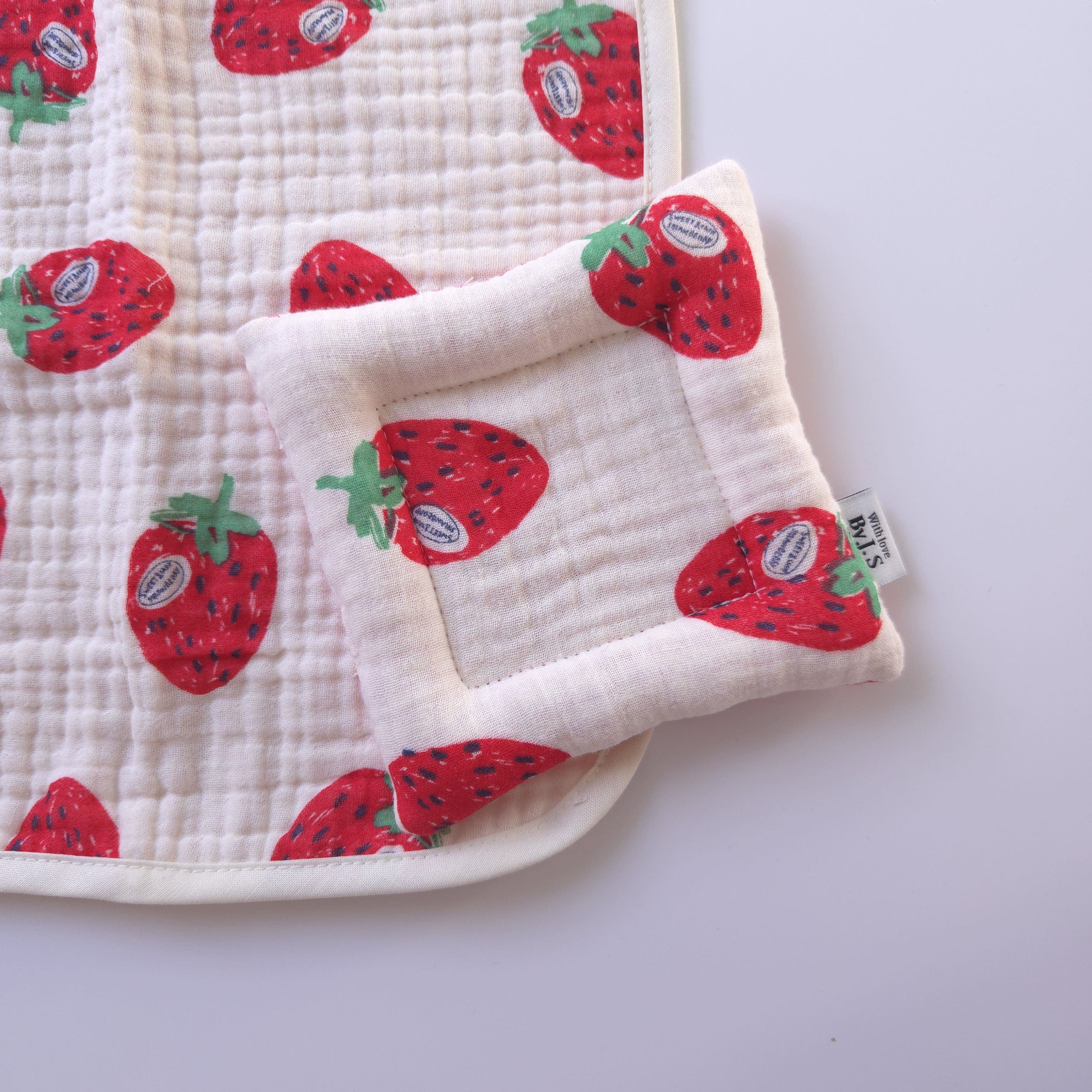 [바이제이에스] 🍓왕딸기 체크 거즈 방석 티코스터
